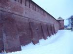 Стена Коломенского кремля и ров. 